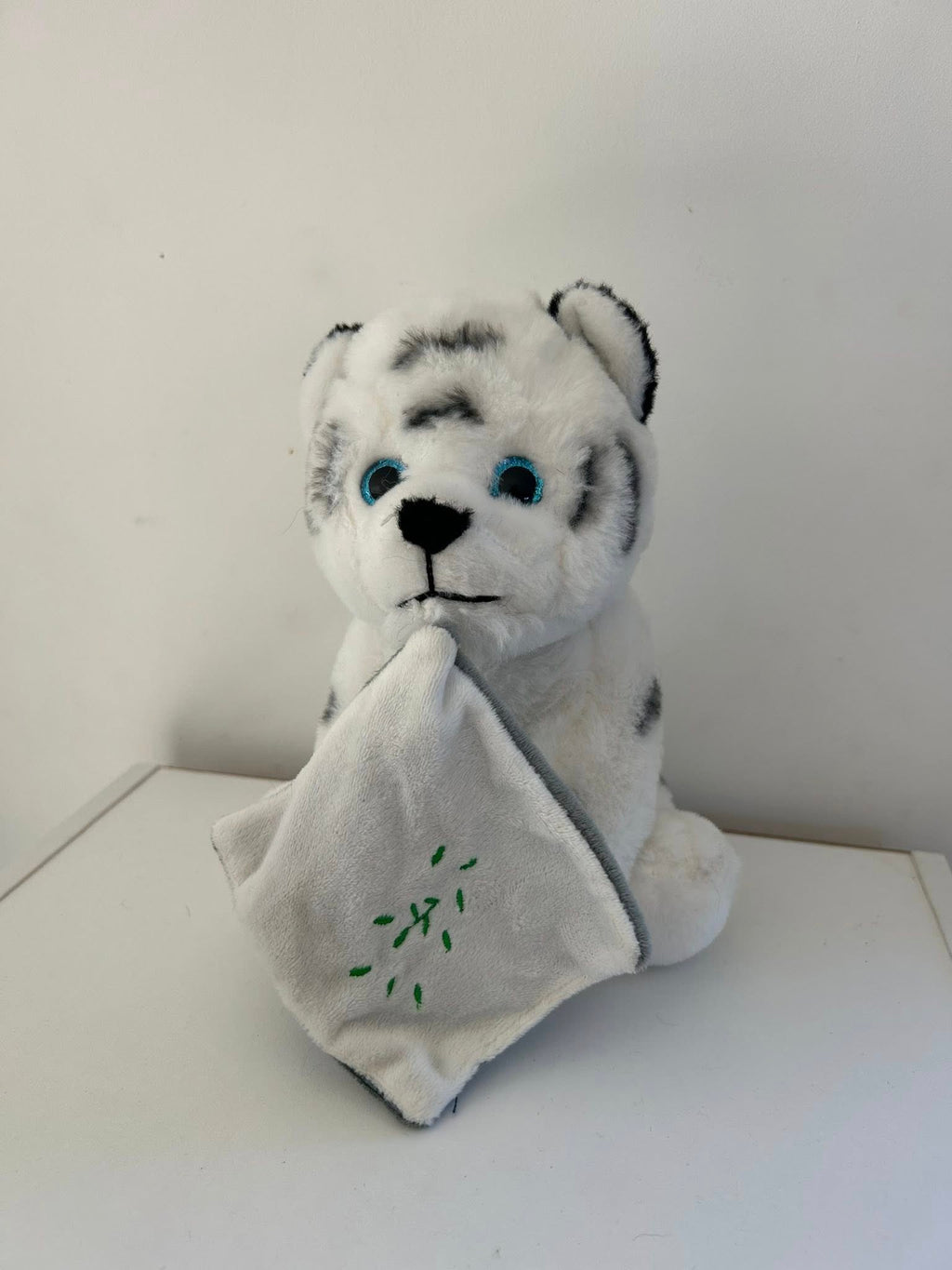 Peluche tigre blanc