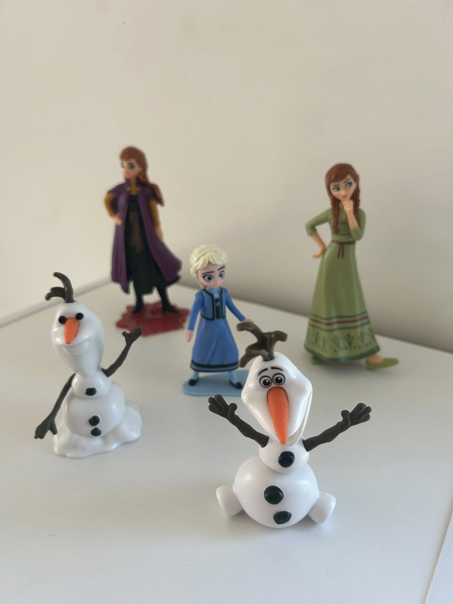 Lot de figurine La Reine des Neiges