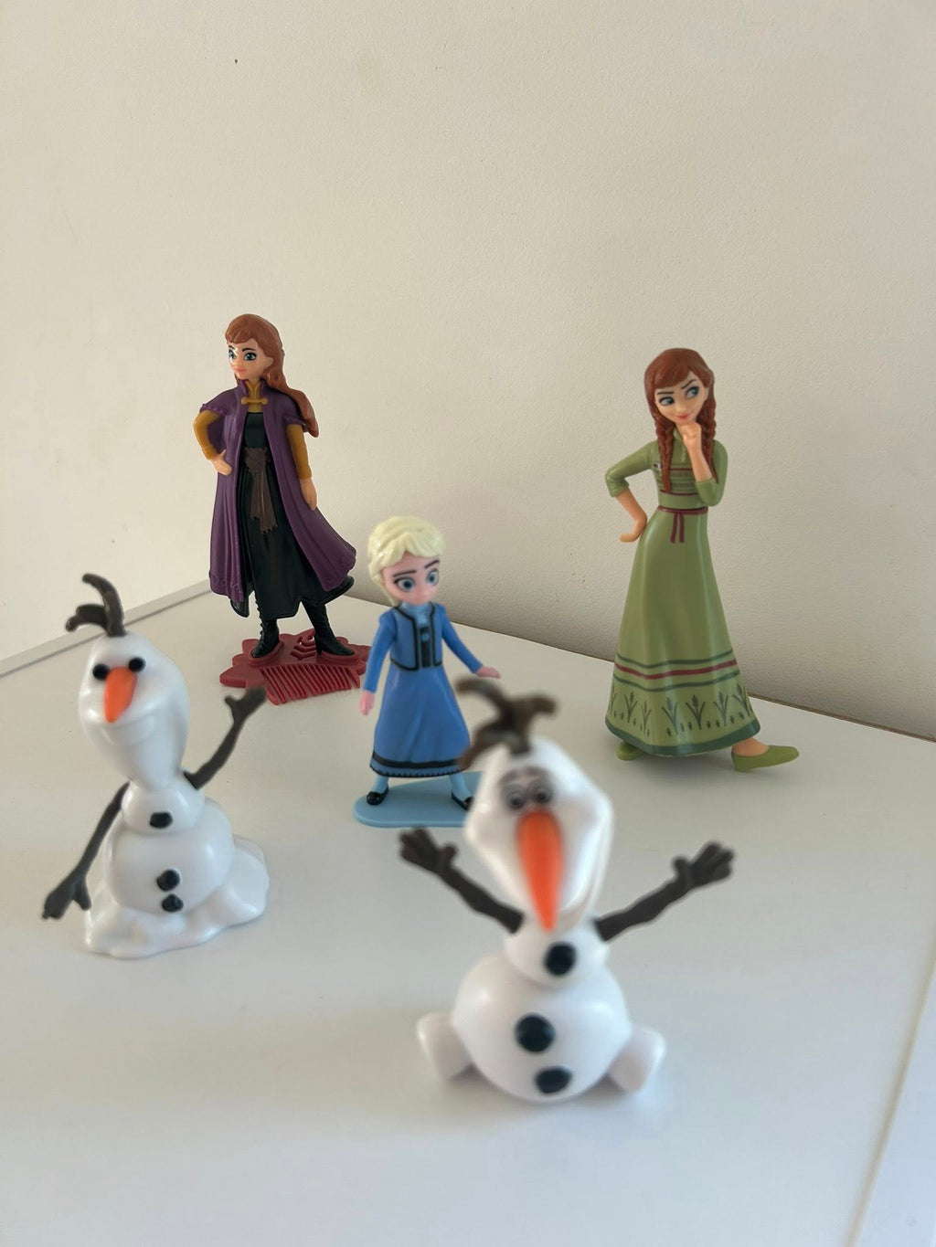 Lot de figurine La Reine des Neiges