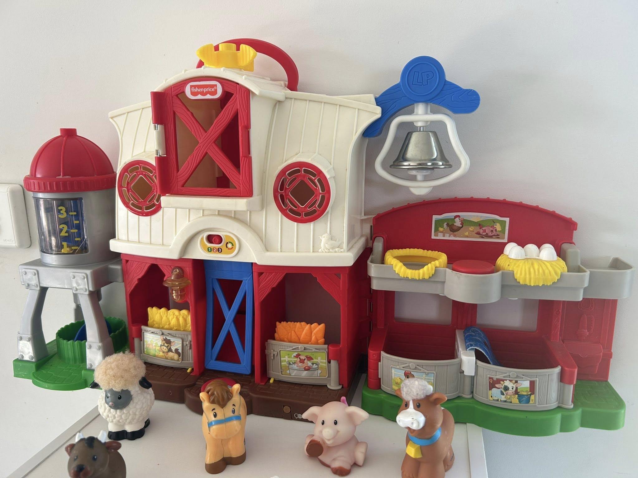Fisher-Price Little People – Les animaux de la ferme avec lumières et musiques (édition français/anglais)