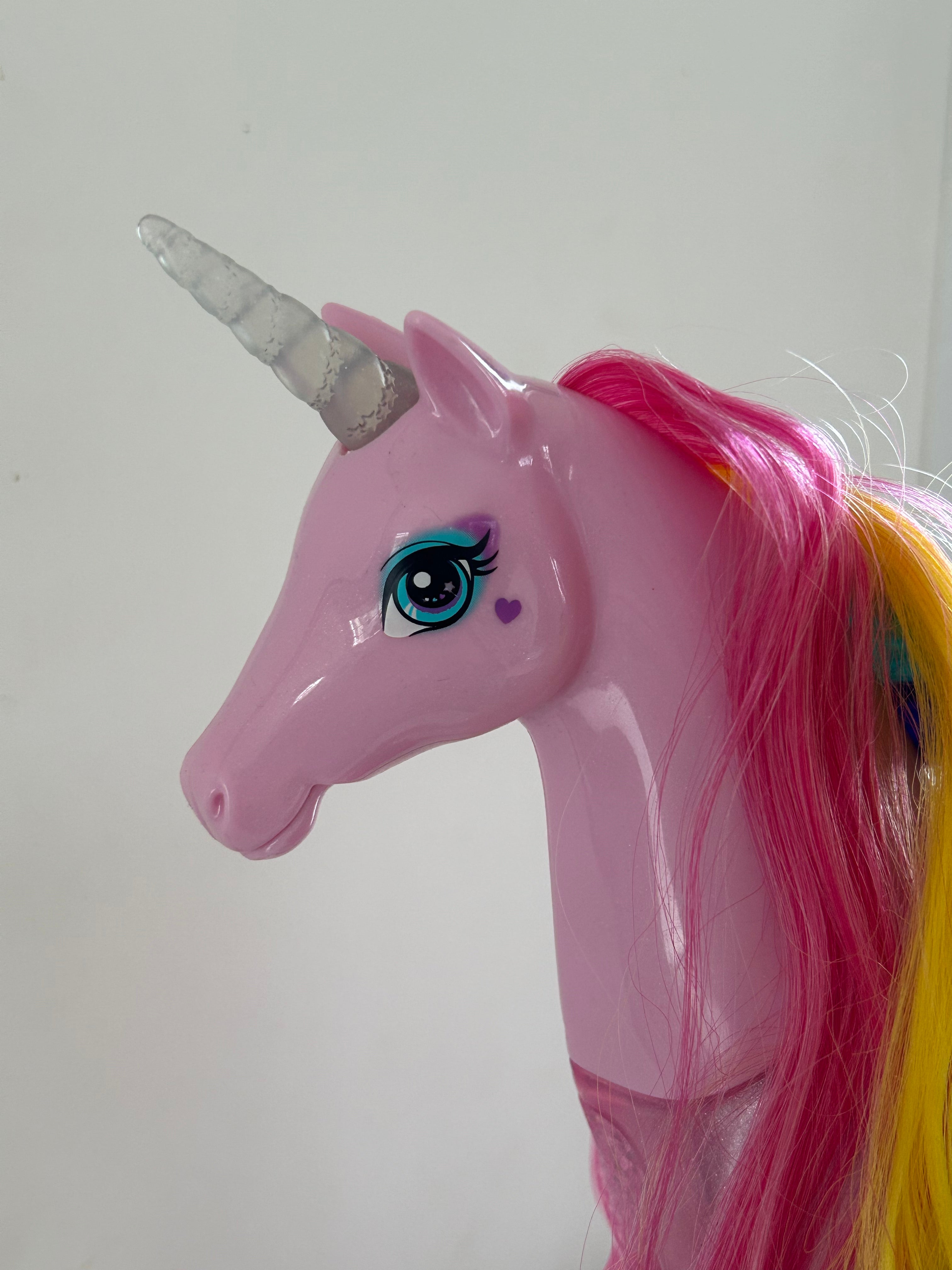 Licorne Barbie Dreamtopia lumières magiques